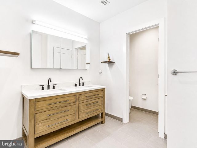 447 WALLACE ST, Philadelphia, PA 19123