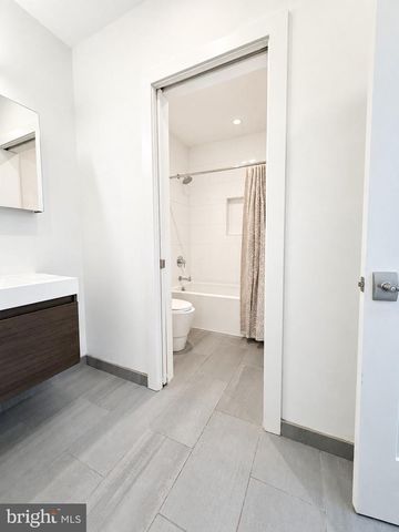 447 WALLACE ST, Philadelphia, PA 19123