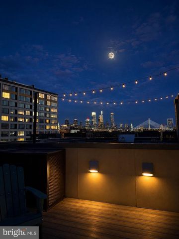 447 WALLACE ST, Philadelphia, PA 19123