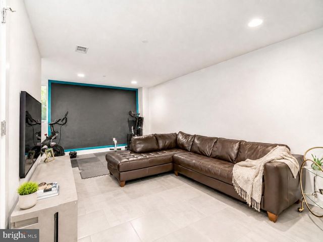 447 WALLACE ST, Philadelphia, PA 19123