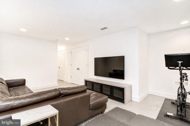 447 WALLACE ST, Philadelphia, PA 19123