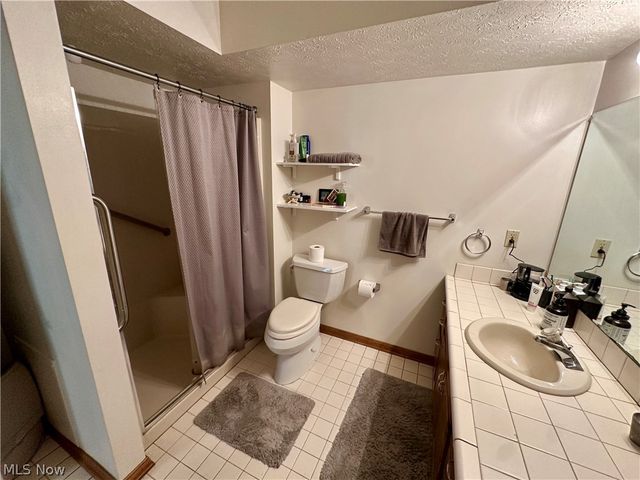 16492 Sunwood Oval, Strongsville, OH 44136