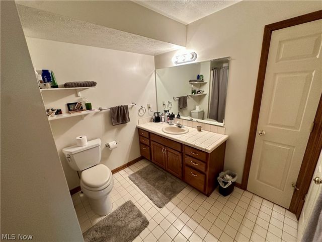16492 Sunwood Oval, Strongsville, OH 44136
