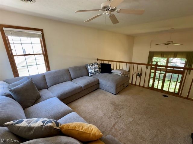 16492 Sunwood Oval, Strongsville, OH 44136