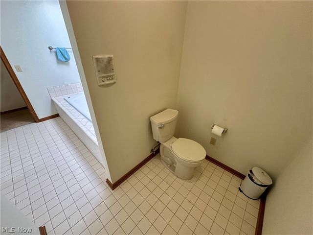 16492 Sunwood Oval, Strongsville, OH 44136