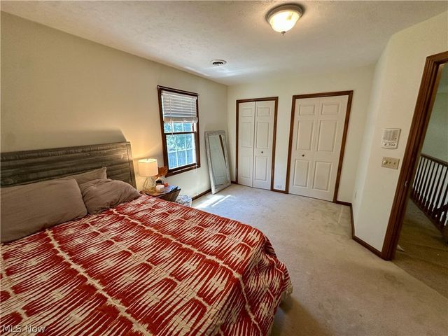 16492 Sunwood Oval, Strongsville, OH 44136