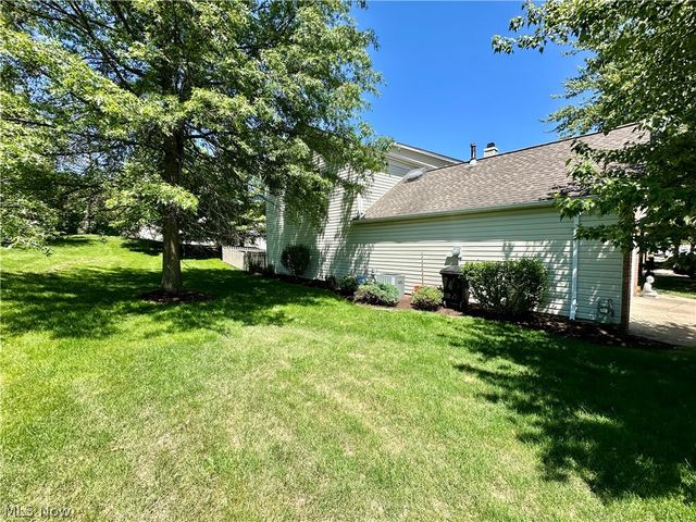 16492 Sunwood Oval, Strongsville, OH 44136