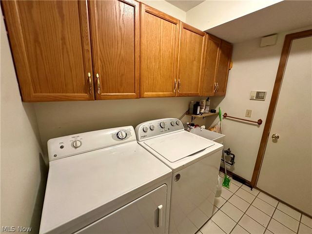 16492 Sunwood Oval, Strongsville, OH 44136