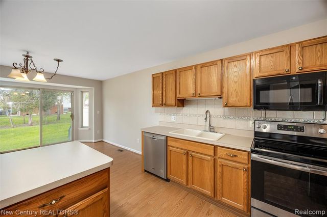 26013 Ranger Avenue, Warren, MI 48091