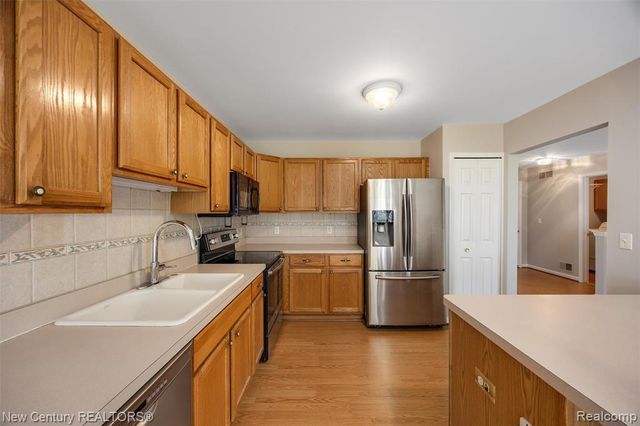 26013 Ranger Avenue, Warren, MI 48091