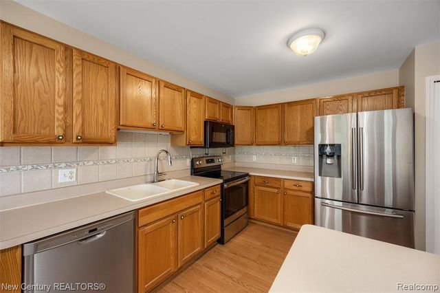 26013 Ranger Avenue, Warren, MI 48091