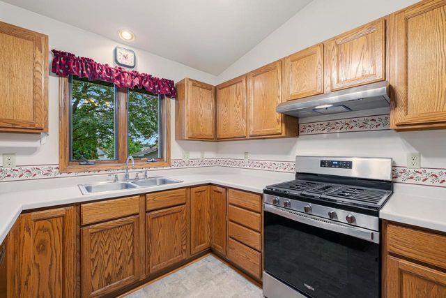 3115 W 9TH AVENUE, Oshkosh, WI 54904