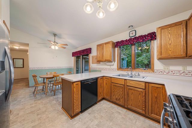 3115 W 9TH AVENUE, Oshkosh, WI 54904