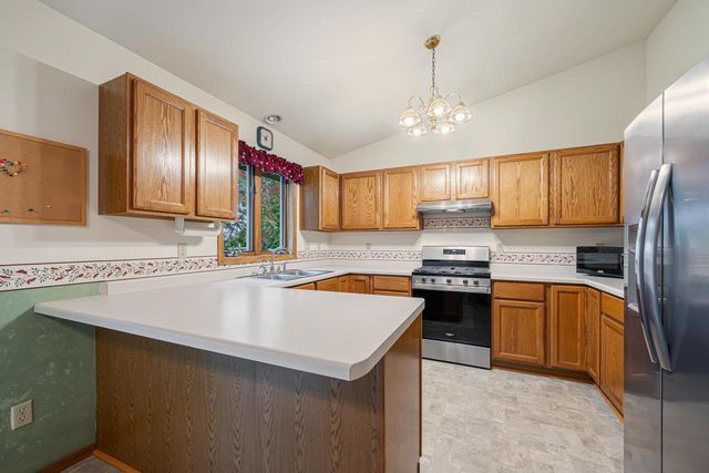 3115 W 9TH AVENUE, Oshkosh, WI 54904