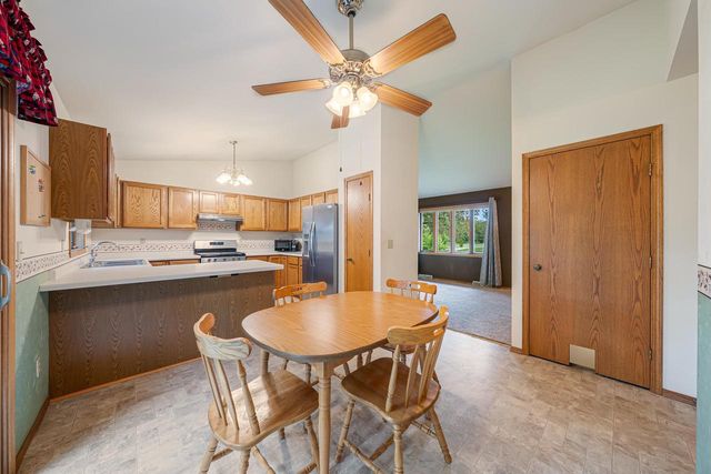 3115 W 9TH AVENUE, Oshkosh, WI 54904