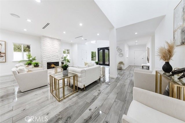 5157 Avenida Oriente, Tarzana (los Angeles), CA 91356