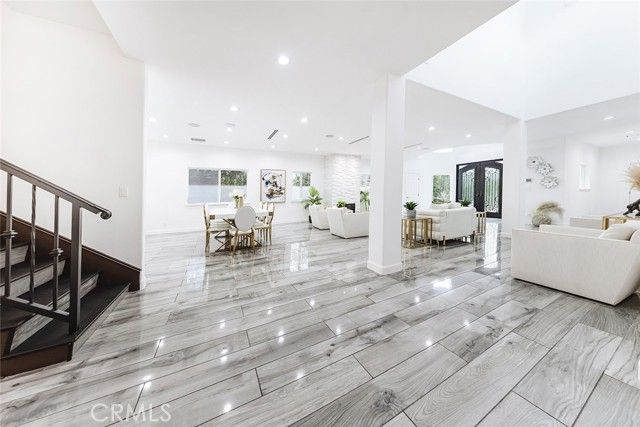 5157 Avenida Oriente, Tarzana (los Angeles), CA 91356