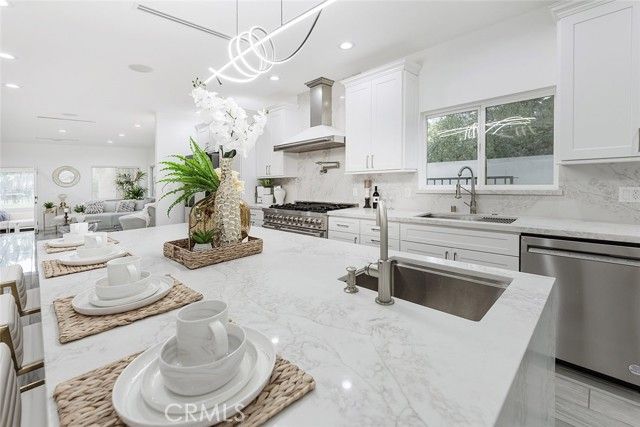 5157 Avenida Oriente, Tarzana (los Angeles), CA 91356