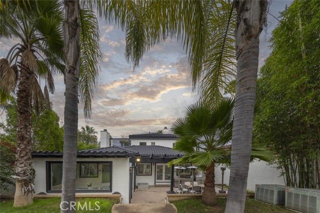 5157 Avenida Oriente, Tarzana (los Angeles), CA 91356