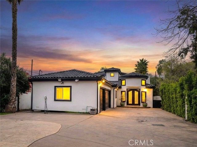 5157 Avenida Oriente, Tarzana (los Angeles), CA 91356