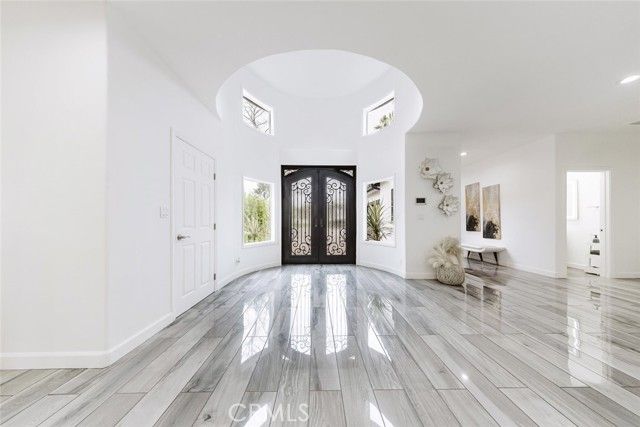 5157 Avenida Oriente, Tarzana (los Angeles), CA 91356