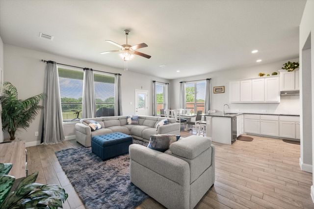 626 Poppie Lane, Midlothian, TX 76065