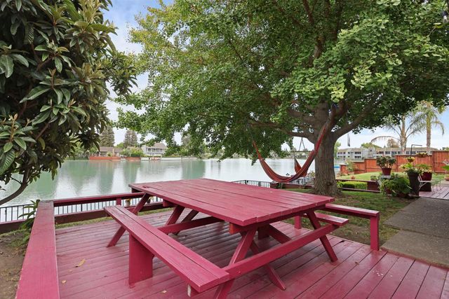 4394 Mallard Creek Cir, Stockton, CA 95207
