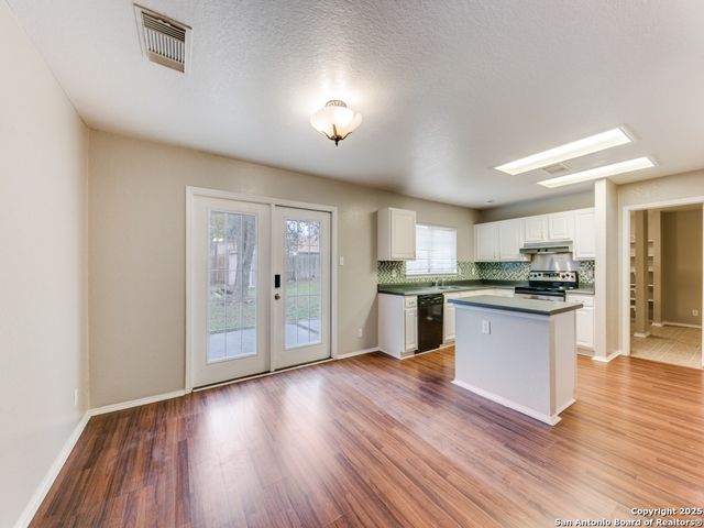 5711 Lovett Oaks, San Antonio, TX 78218