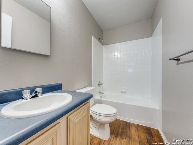 5711 Lovett Oaks, San Antonio, TX 78218