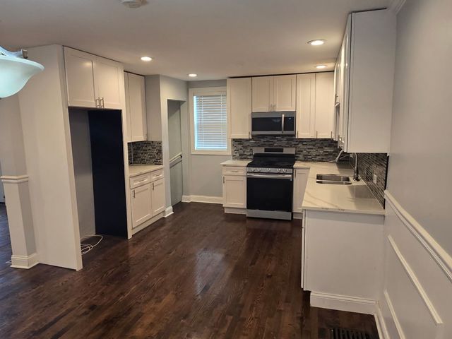 9205 S Sangamon Street, Chicago, IL 60620