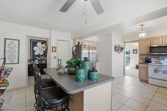 40567 Santoni Drive, Clinton Township, MI 48038