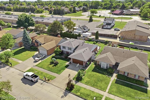 40567 Santoni Drive, Clinton Township, MI 48038
