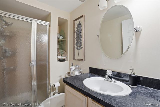 40567 Santoni Drive, Clinton Township, MI 48038