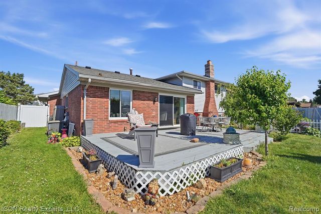 40567 Santoni Drive, Clinton Township, MI 48038