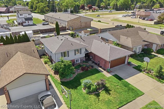 40567 Santoni Drive, Clinton Township, MI 48038