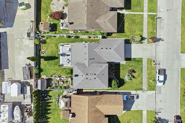 40567 Santoni Drive, Clinton Township, MI 48038