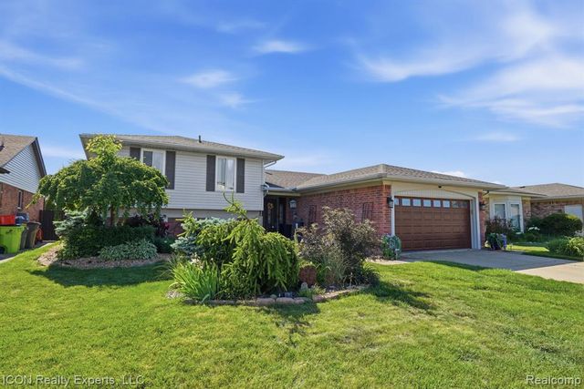 40567 Santoni Drive, Clinton Township, MI 48038