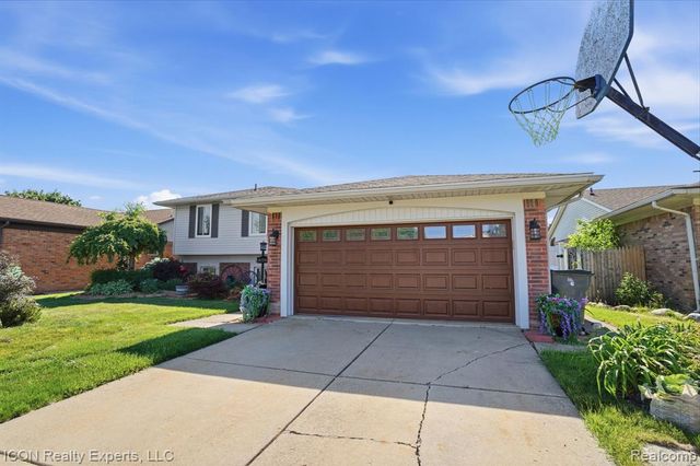 40567 Santoni Drive, Clinton Township, MI 48038