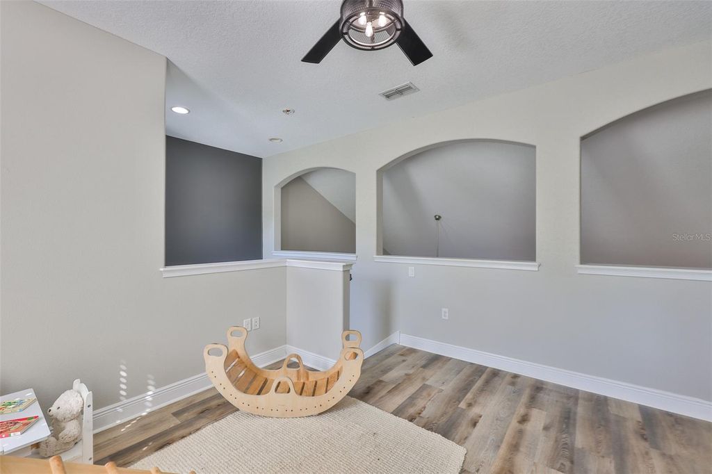 Image 21 of property listing at 7912 HAMPTON LAKE DRIVE, Tampa, FL 33647