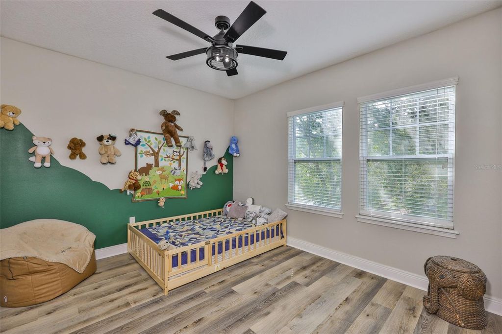 Image 24 of property listing at 7912 HAMPTON LAKE DRIVE, Tampa, FL 33647