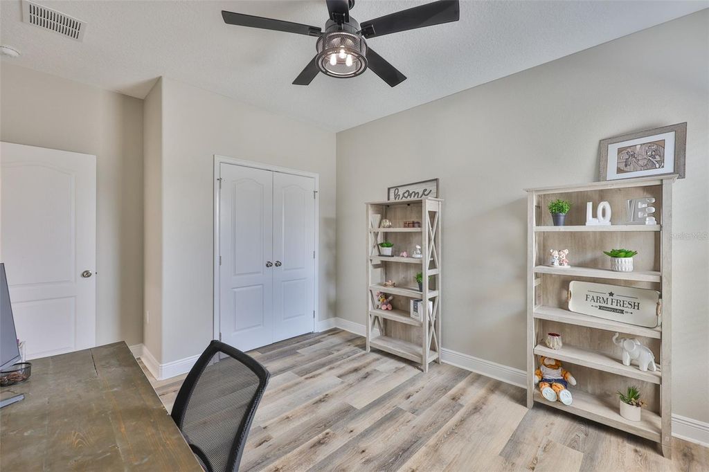 Image 26 of property listing at 7912 HAMPTON LAKE DRIVE, Tampa, FL 33647