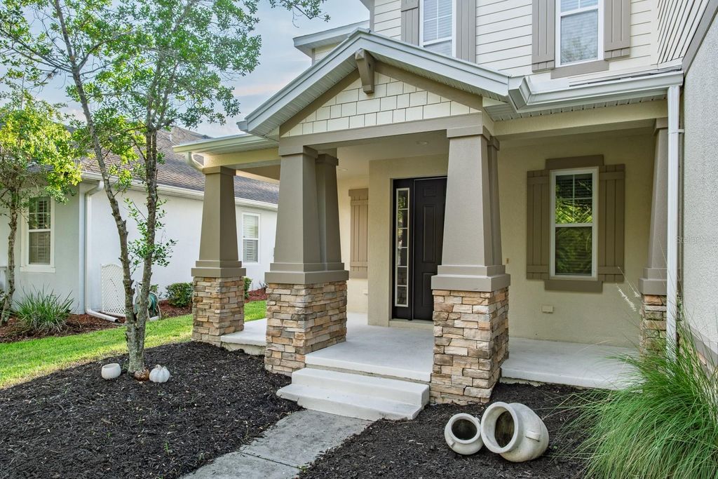 Image 5 of property listing at 7912 HAMPTON LAKE DRIVE, Tampa, FL 33647