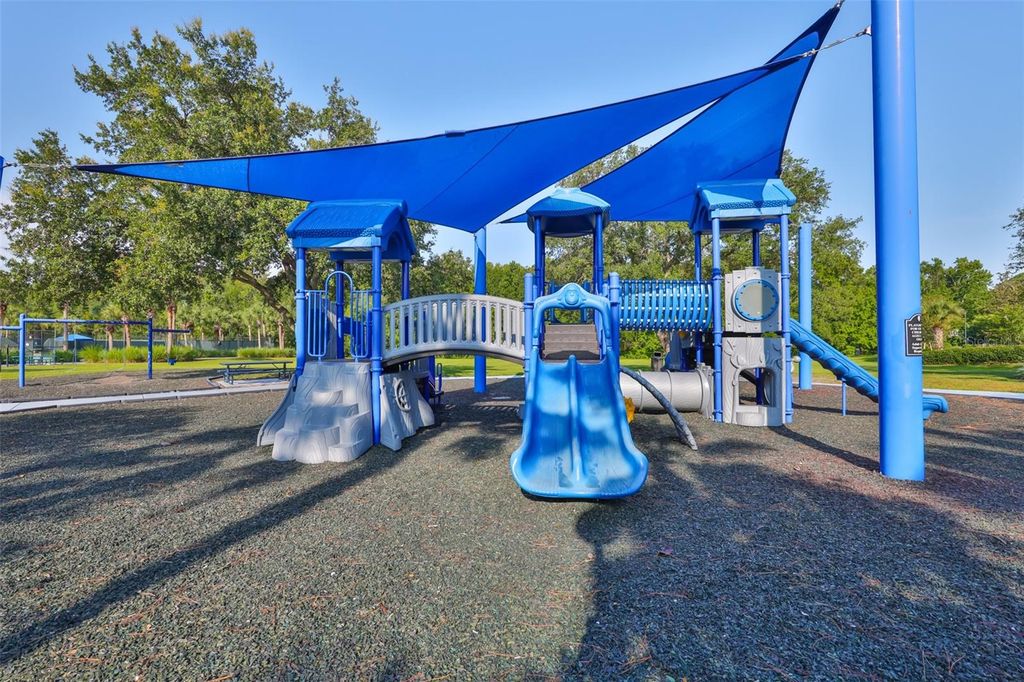 Image 51 of property listing at 7912 HAMPTON LAKE DRIVE, Tampa, FL 33647
