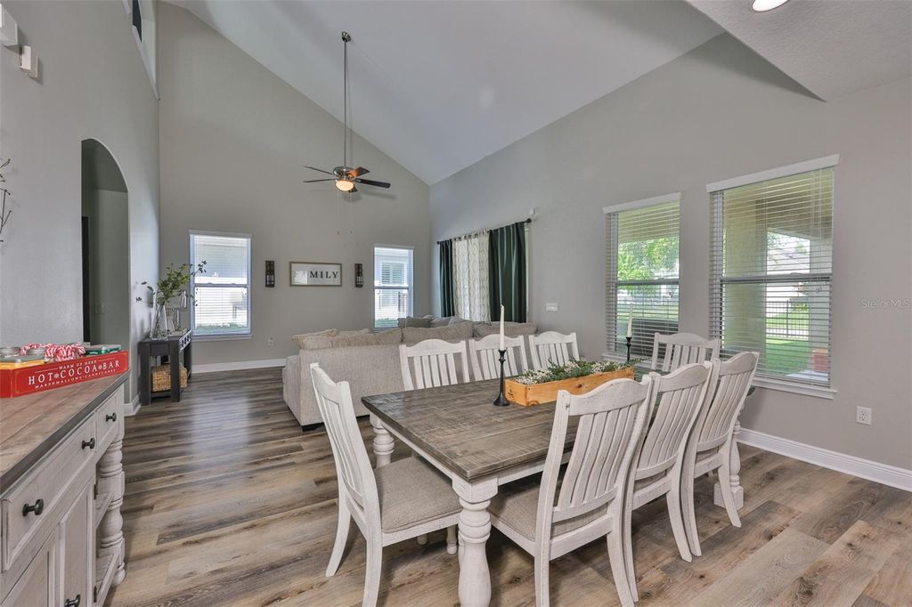 Image 7 of property listing at 7912 HAMPTON LAKE DRIVE, Tampa, FL 33647