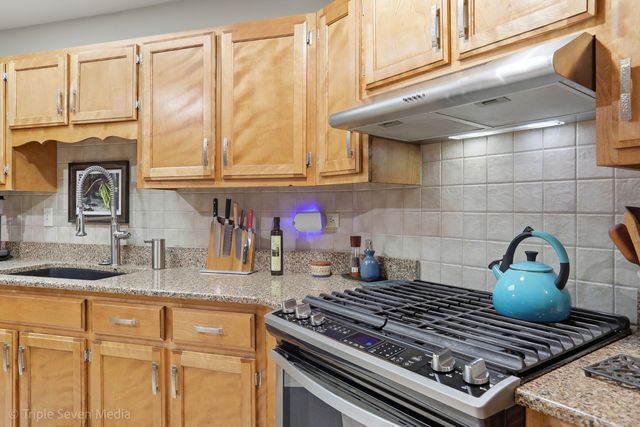 15417 Maple Court, Oak Forest, IL 60452