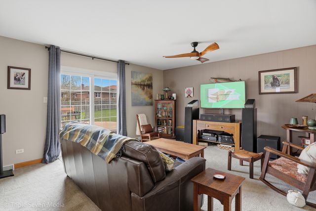 15417 Maple Court, Oak Forest, IL 60452