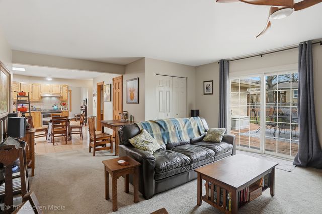 15417 Maple Court, Oak Forest, IL 60452