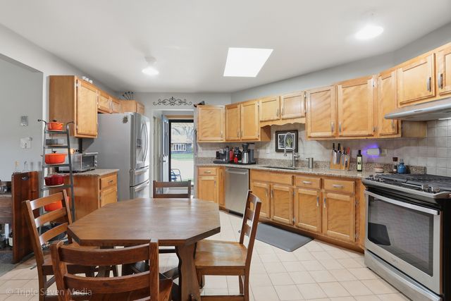 15417 Maple Court, Oak Forest, IL 60452