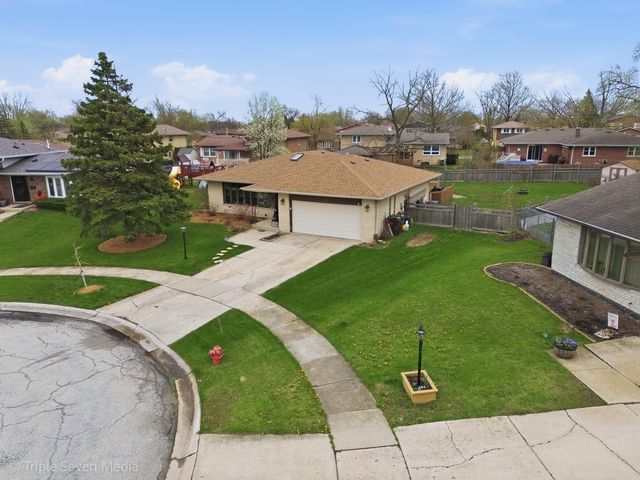 15417 Maple Court, Oak Forest, IL 60452
