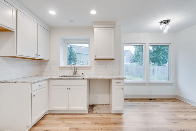 2630 N Parkwood Ln, Wichita, KS 67220